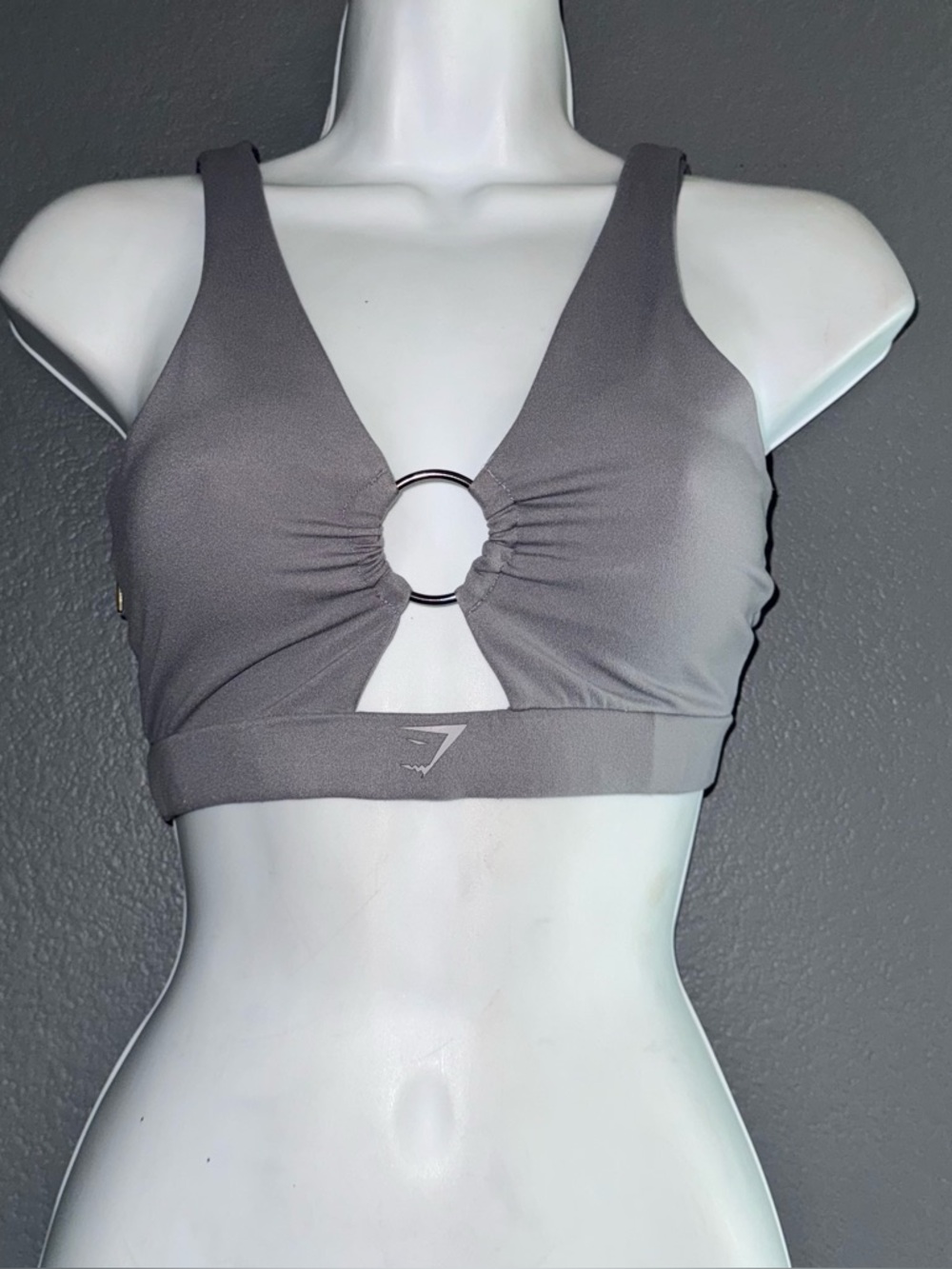 Gymshark Women’s Gray Sports Bra Cutout Crop Top size Medium - Large - Picture 2 of 7